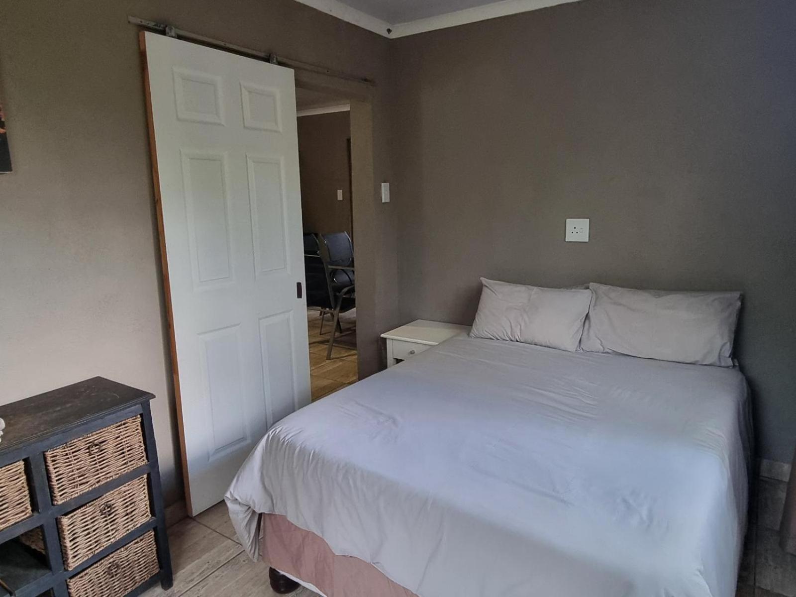 Victory Towers Hotel Bloemhof Room photo